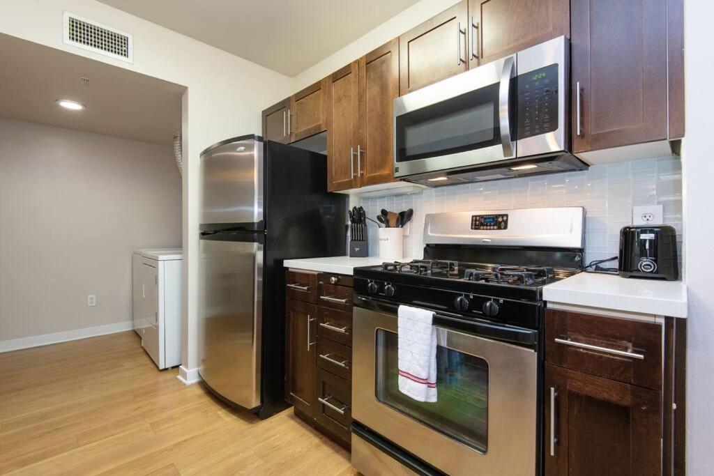 Appartement Comfy Cozy With Pool & Hot Tub In Downtown La' Los Angeles