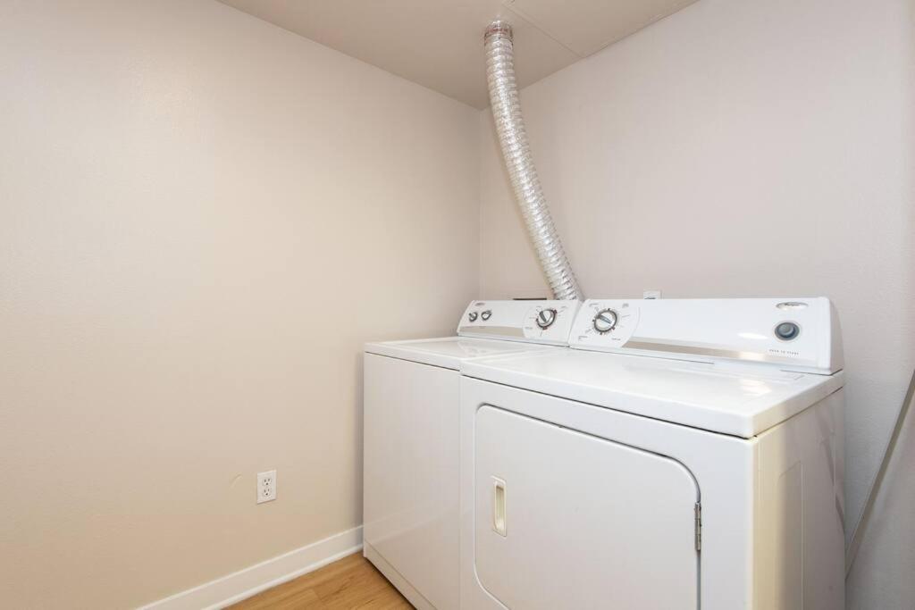 Appartement Comfy Cozy With Pool & Hot Tub In Downtown La'